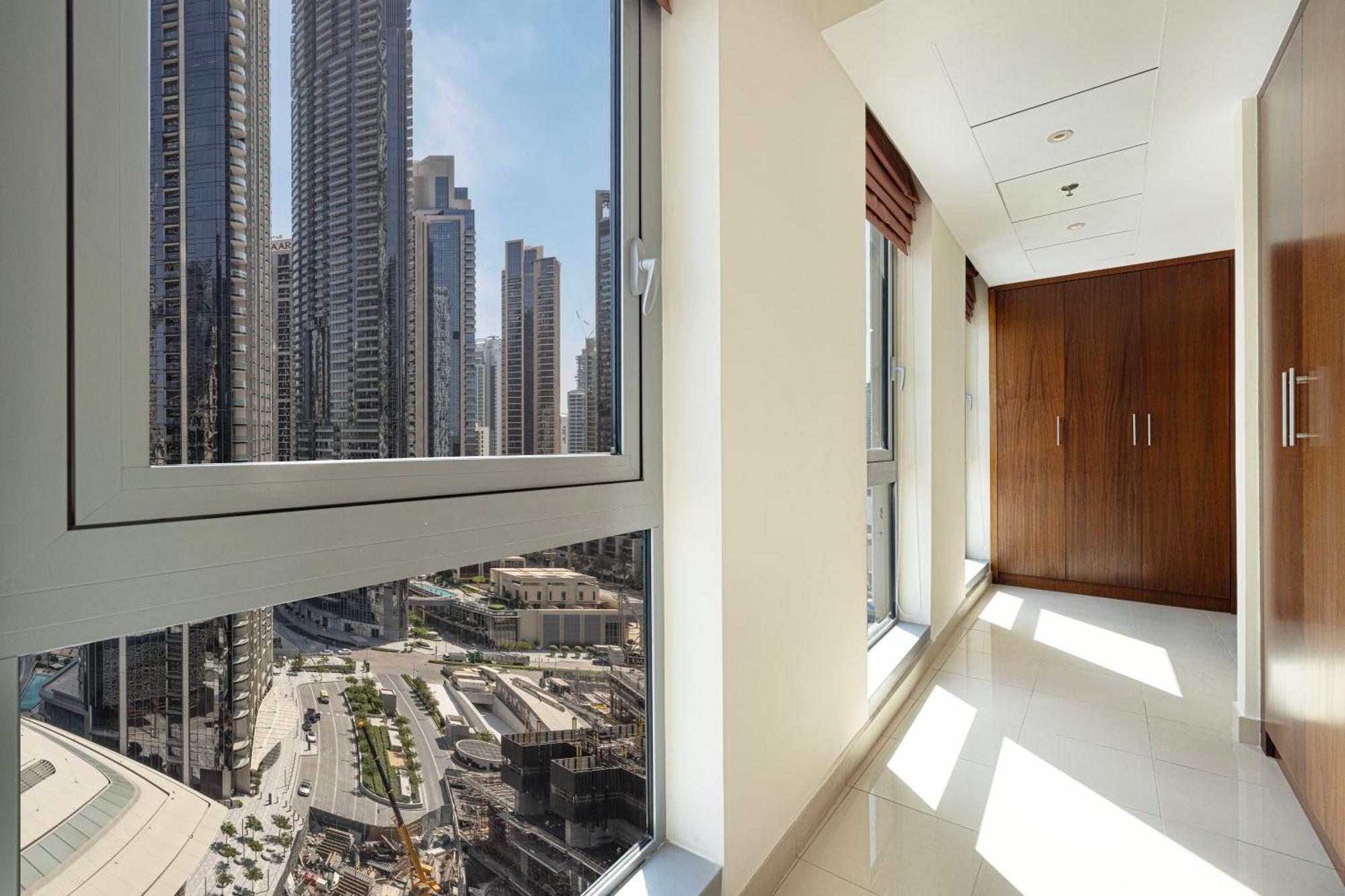 Splendid 2br Burj Khalifa & Fountain View Apartment *