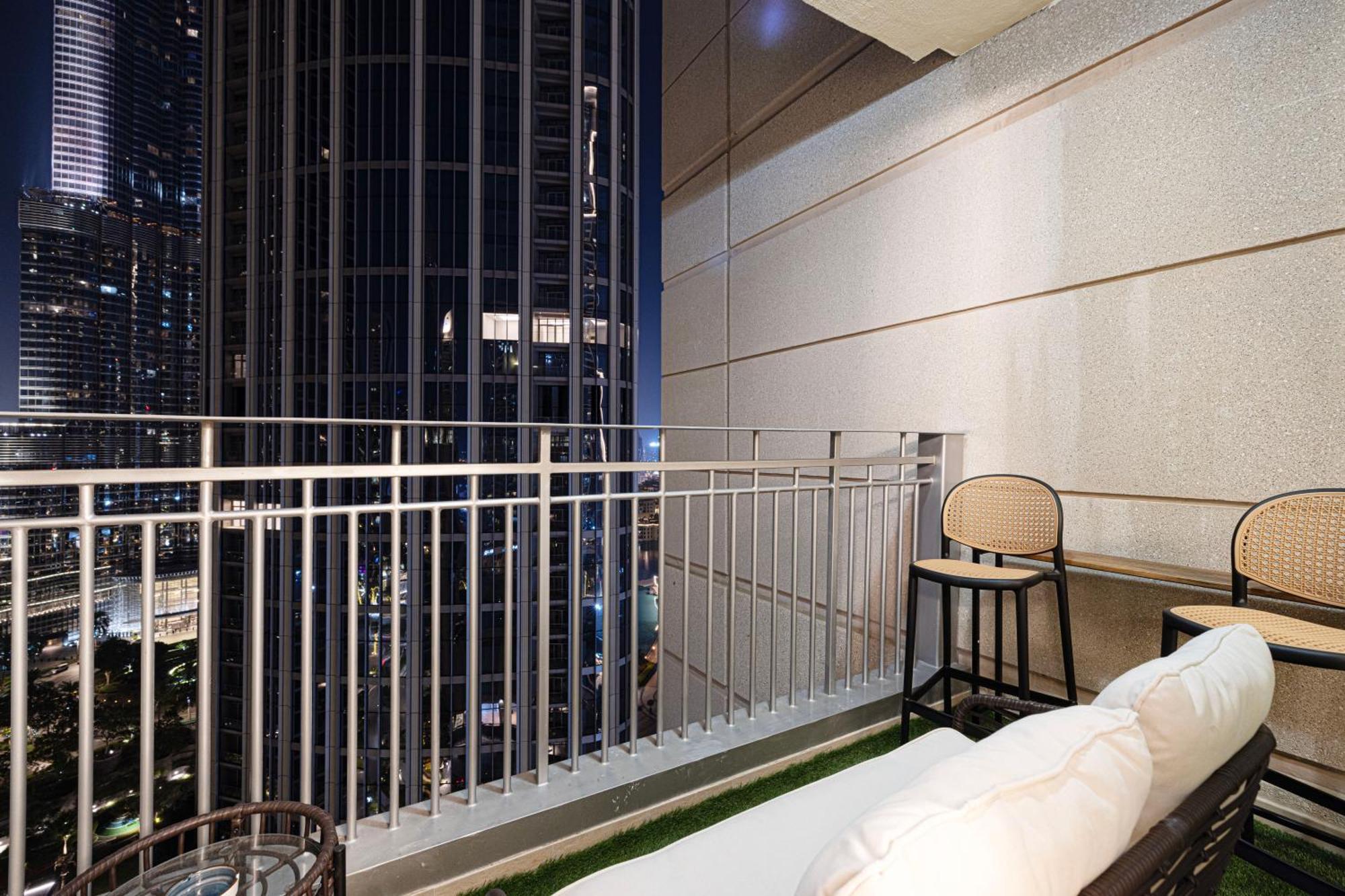 Splendid 2br Burj Khalifa & Fountain View Apartment *